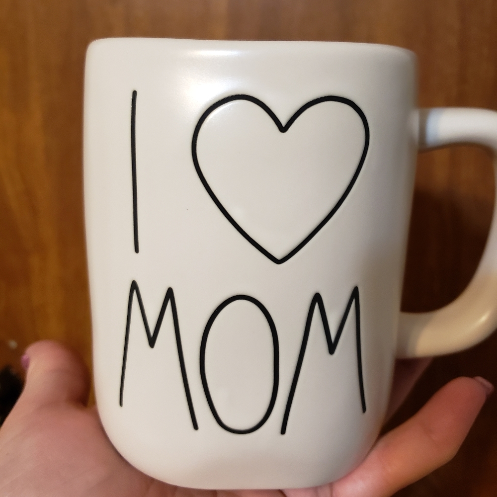 Rae Dunn mug I Love (heart) Mom NEW